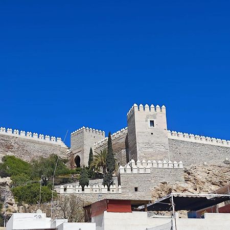 Casita La Paloma Bonita Del Pescador Hasta 5 Personas En El Casco Antiguo La Medina Centro Almeria Bajo Alcazaba Terraza Buena Vista Parking Privado Y Sabanas En Opcion Exterior foto