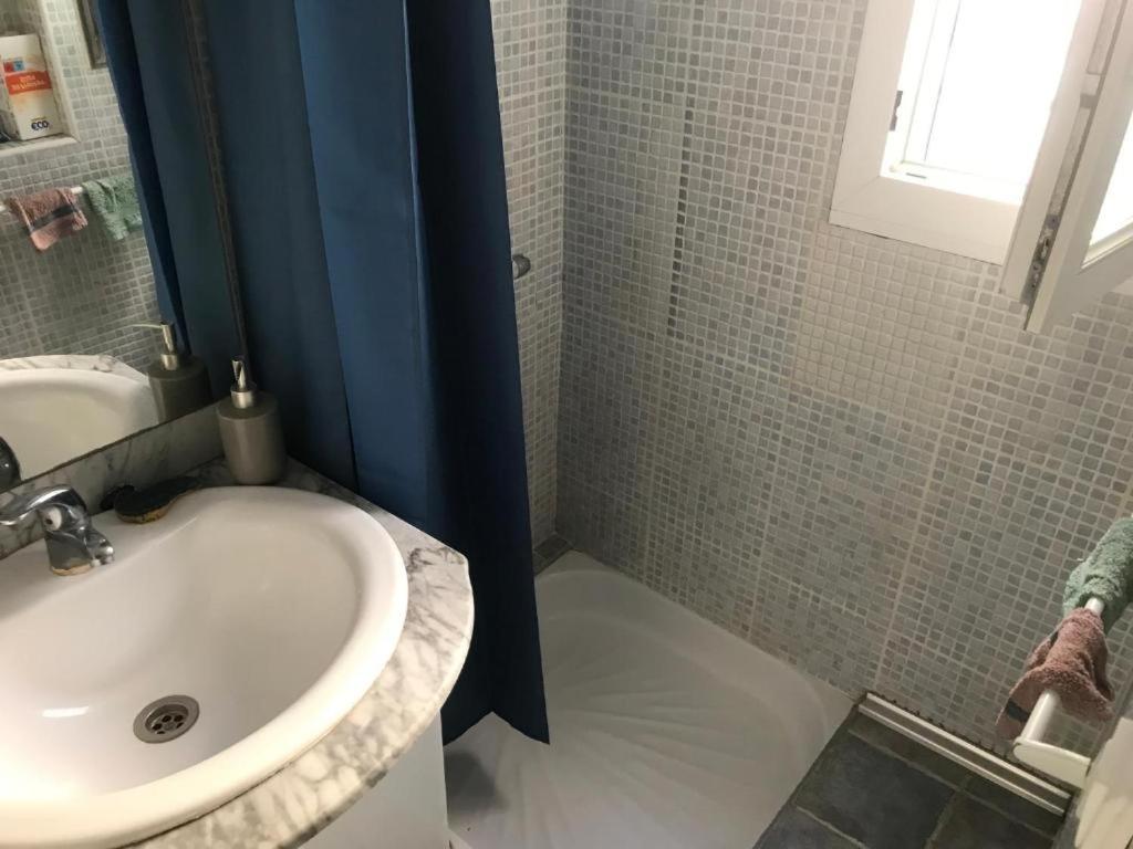 Casita La Paloma Bonita Del Pescador Hasta 5 Personas En El Casco Antiguo La Medina Centro Almeria Bajo Alcazaba Terraza Buena Vista Parking Privado Y Sabanas En Opcion Exterior foto