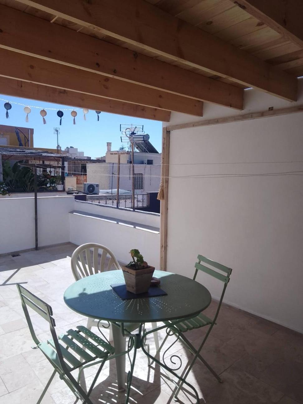 Casita La Paloma Bonita Del Pescador Hasta 5 Personas En El Casco Antiguo La Medina Centro Almeria Bajo Alcazaba Terraza Buena Vista Parking Privado Y Sabanas En Opcion Exterior foto