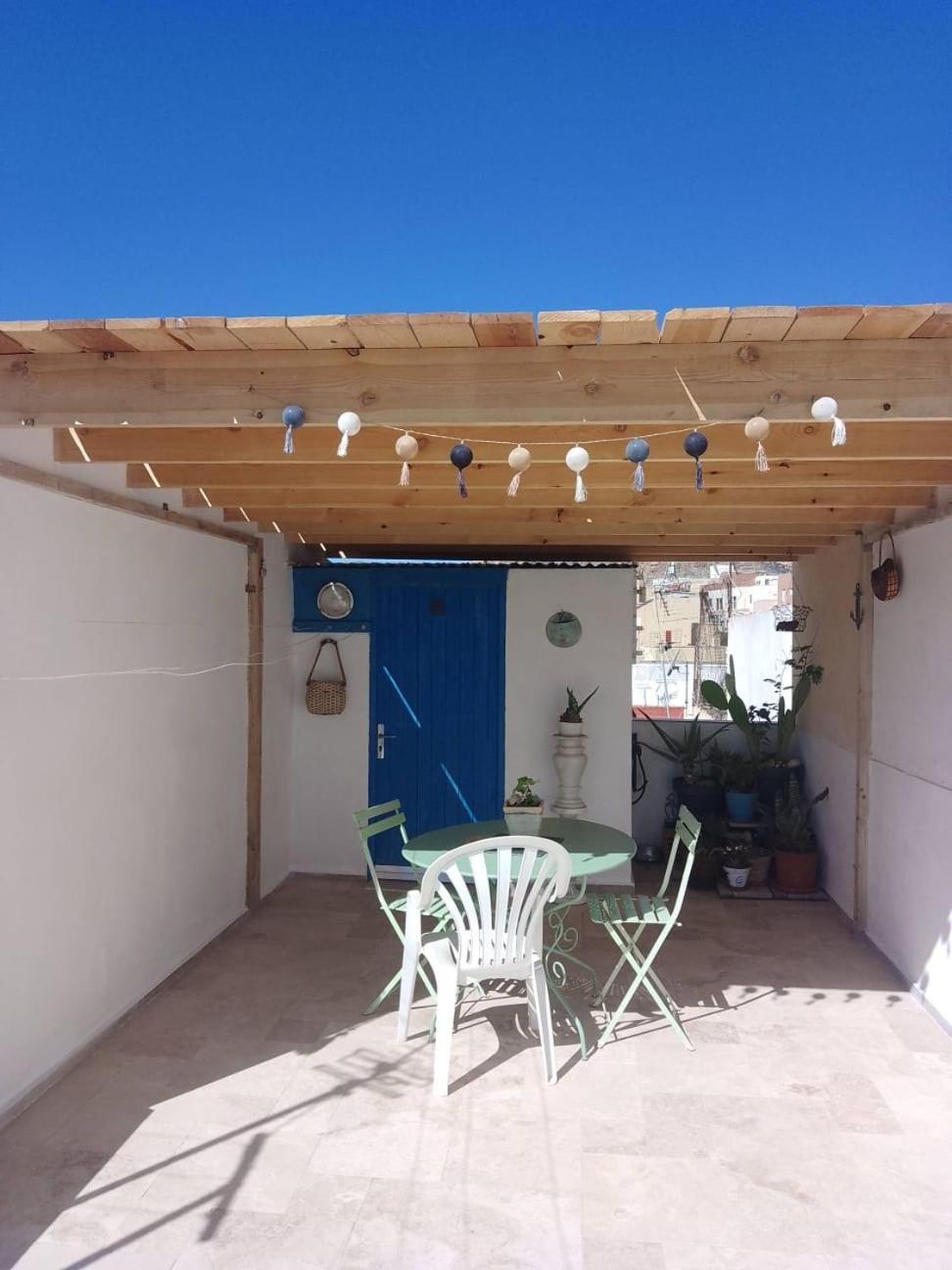 Casita La Paloma Bonita Del Pescador Hasta 5 Personas En El Casco Antiguo La Medina Centro Almeria Bajo Alcazaba Terraza Buena Vista Parking Privado Y Sabanas En Opcion Exterior foto